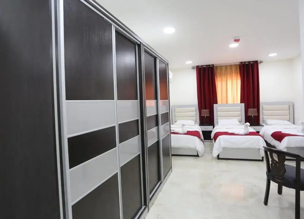 Standard Triple room