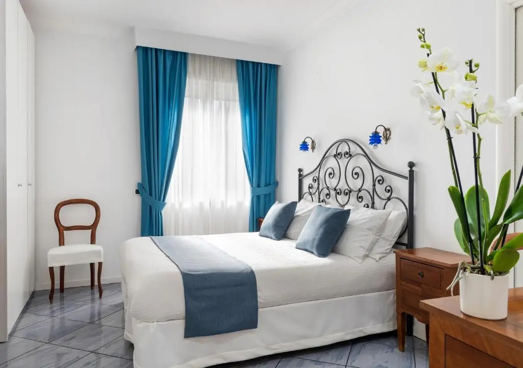 Classic Double room (full double bed)