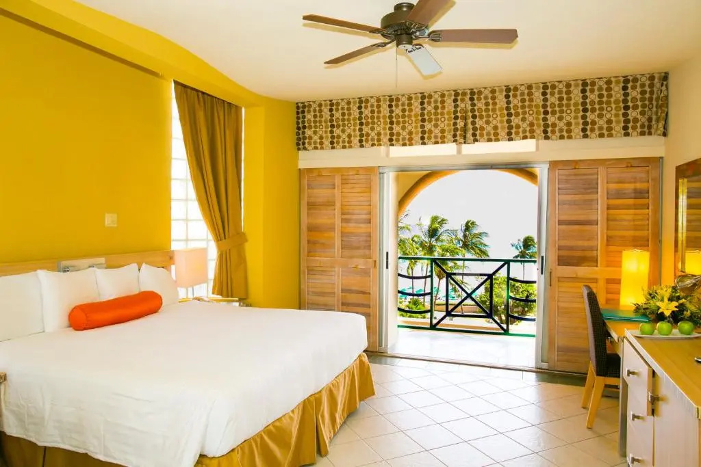 Standard Double room with ocean view (full double bed)