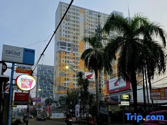 Grand Icon Caman next to Ibis Style Jatibening