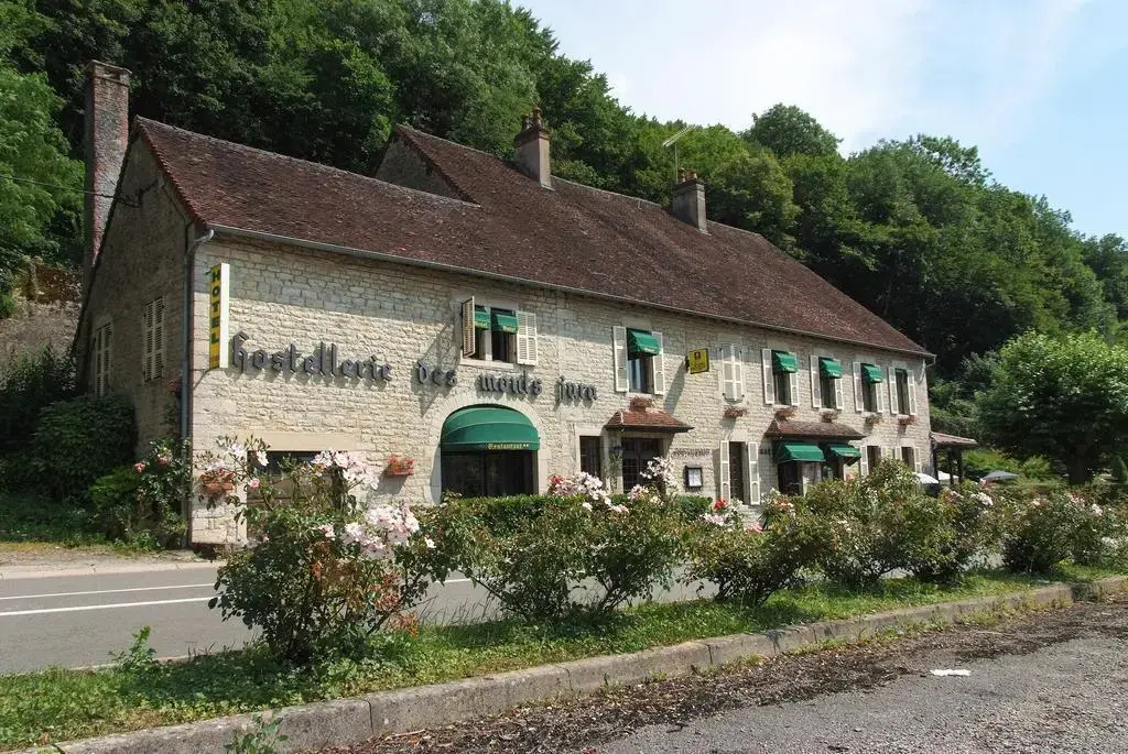 Logis Hostellerie Des Monts Jura
