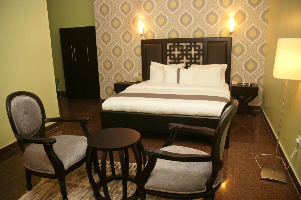 Ellis Suites Limited - Général