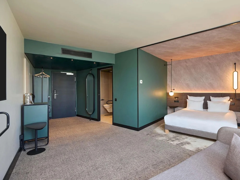 Double Junior Suite (full double bed)