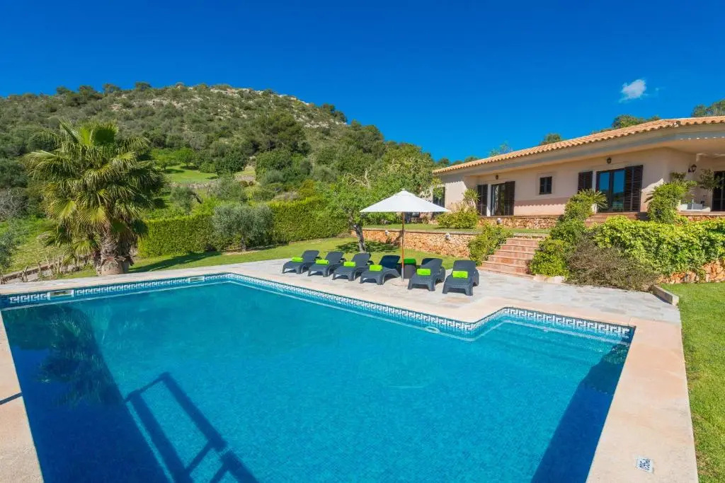 3 Bedrooms Villa