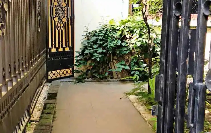 KRU House