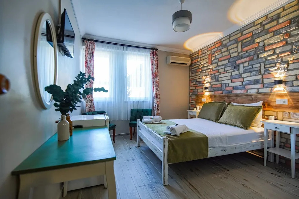 Economy room