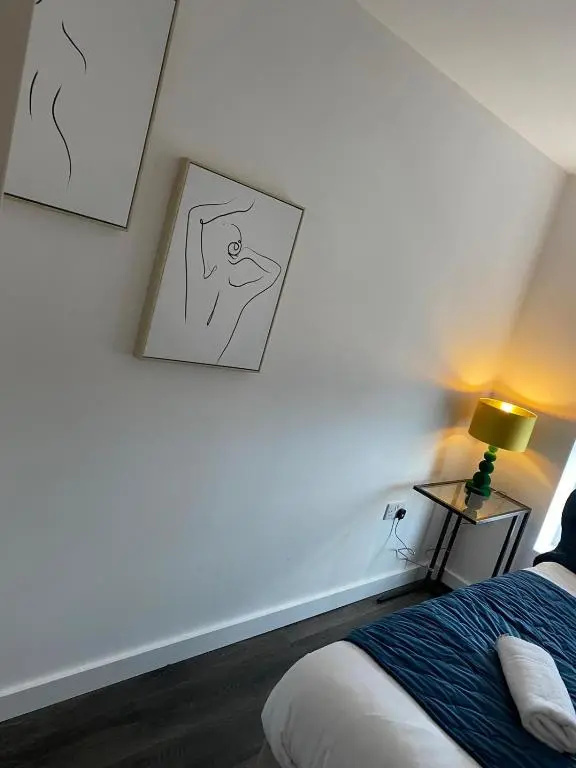Air Host and Stay - Lewbry House Apartments, Liverpool, UK