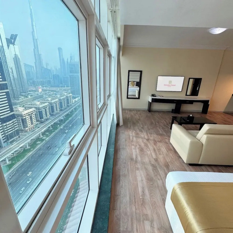 行政雙人房，可俯瞰哈利法塔，配有雙人床