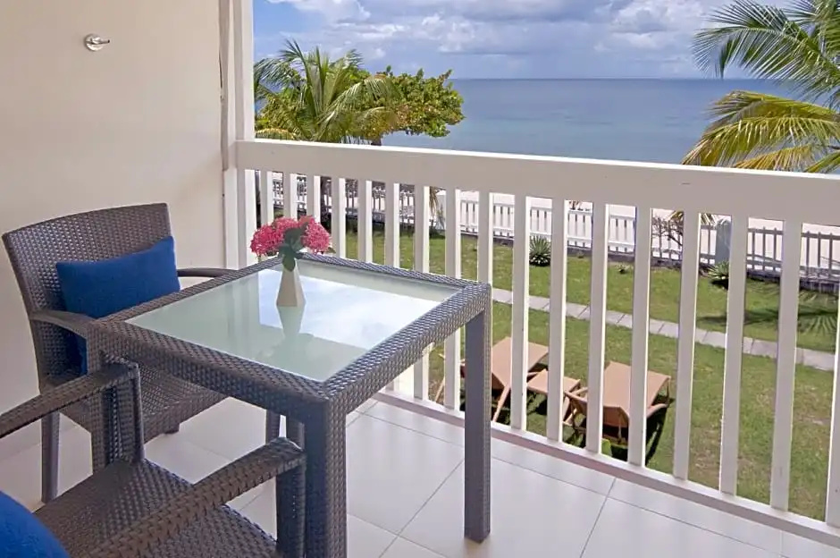 Standard Double room with ocean view (full double bed)