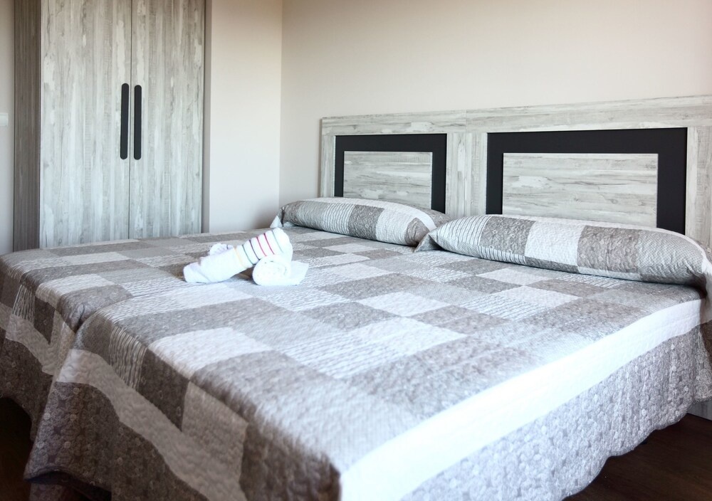 Chalet Kennedy — 4