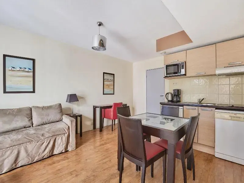 Superior Quadruple Apartment with balcony