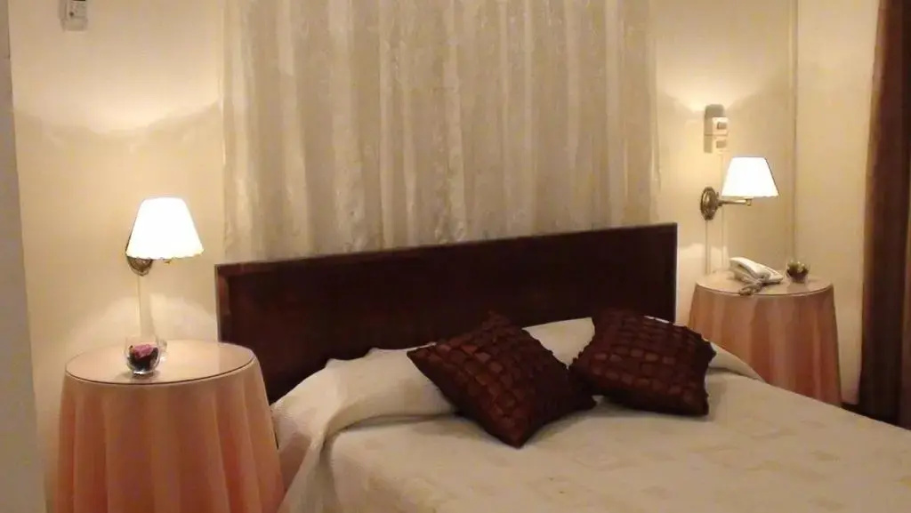 Standard Double room (full double bed)
