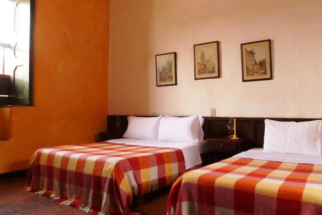 Hotel Mision Santa Barbara - Chambres