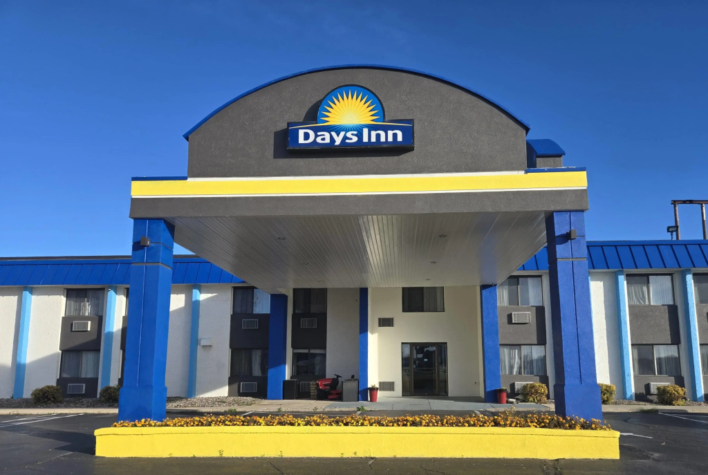 Days Inn by Wyndham Portage/Cascade Mountain area