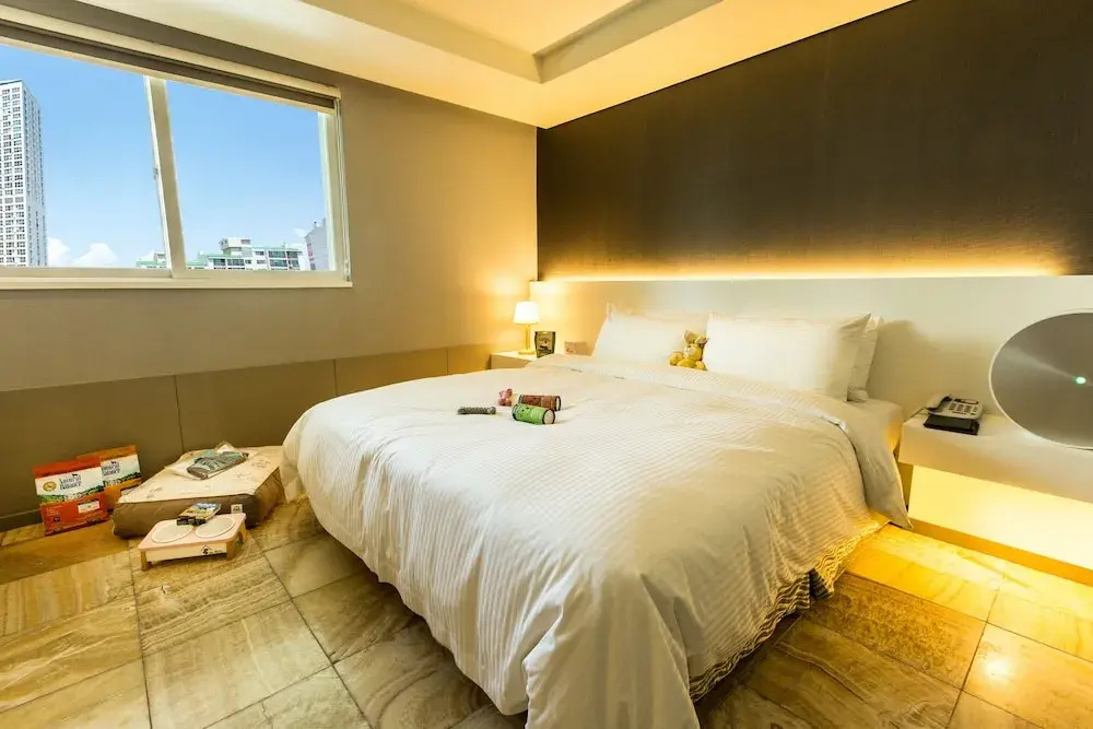 Deluxe Double room (full double bed)