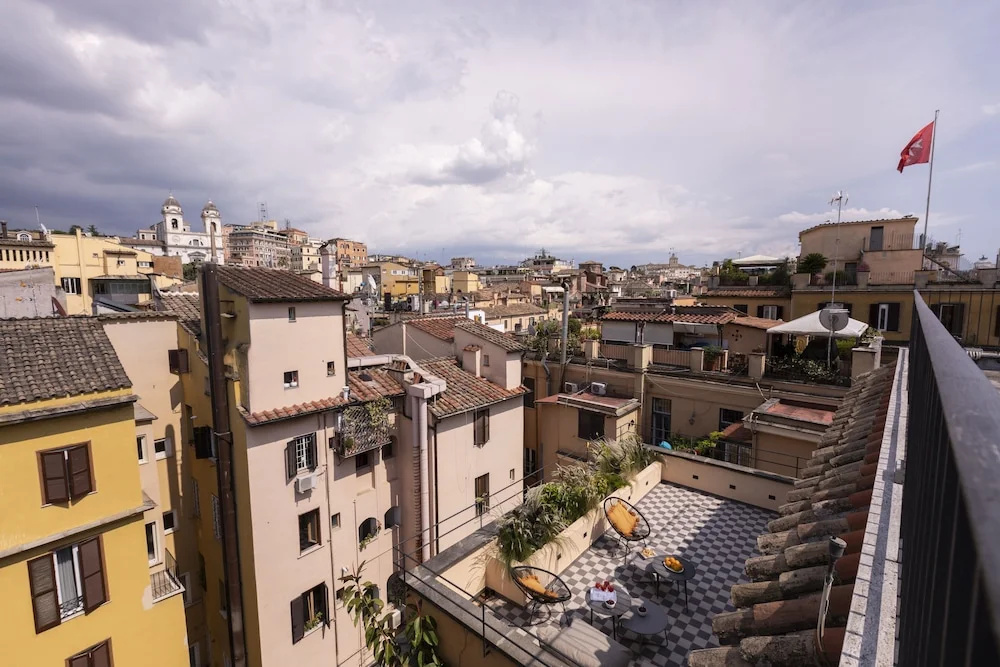 ROMAC - Condotti with terrace