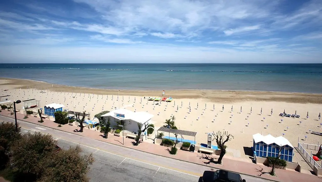 Beach & Waterfront