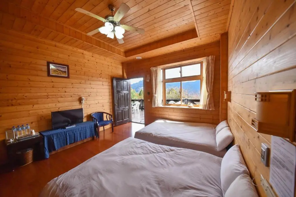 Standard Family room with mountain view