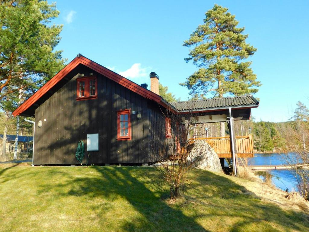 Lake View Cabin