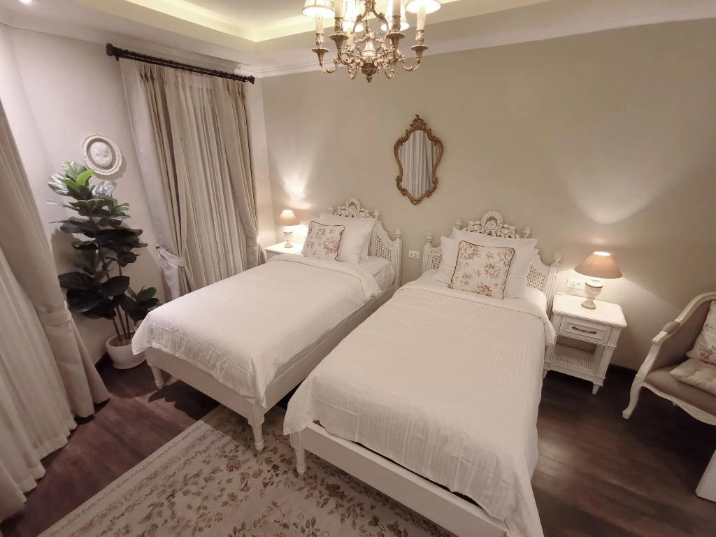 Deluxe Double room (twin beds)