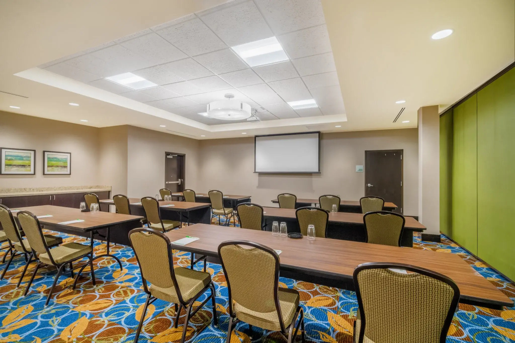Holiday Inn Terre Haute by IHG - Général