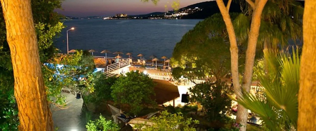 Beach & Waterfront