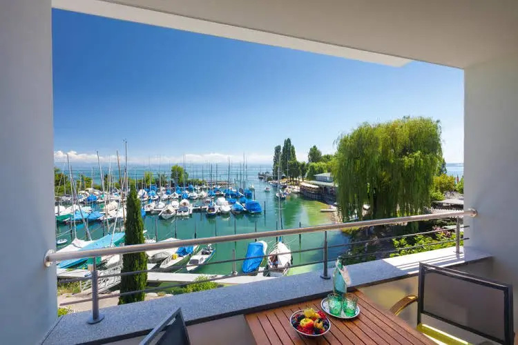 Balcony & Terrace
