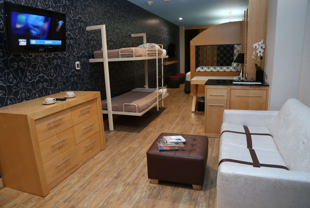 Lobby & Reception