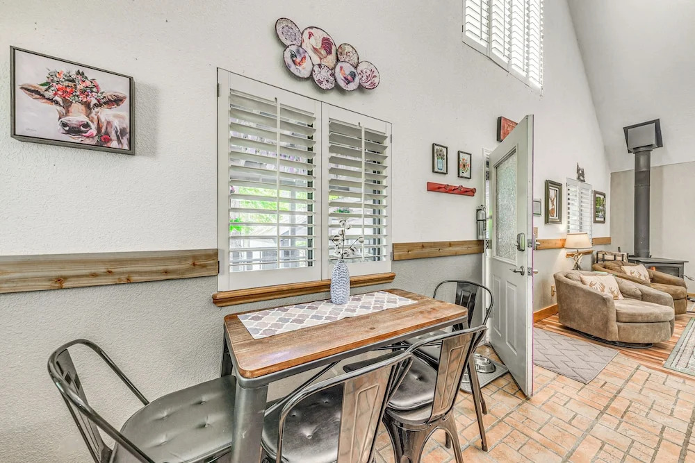 Quaint Cloudcroft Cabin w/ Stunning Forest Views! - фото 5