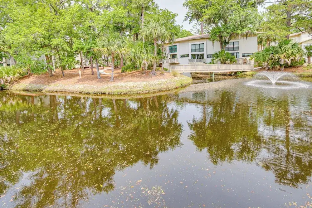 Walk to Beach: Coligny Gem w/ Community Perks!