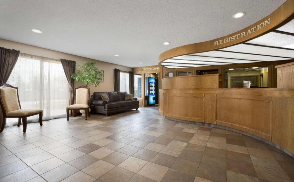 Lobby & Reception