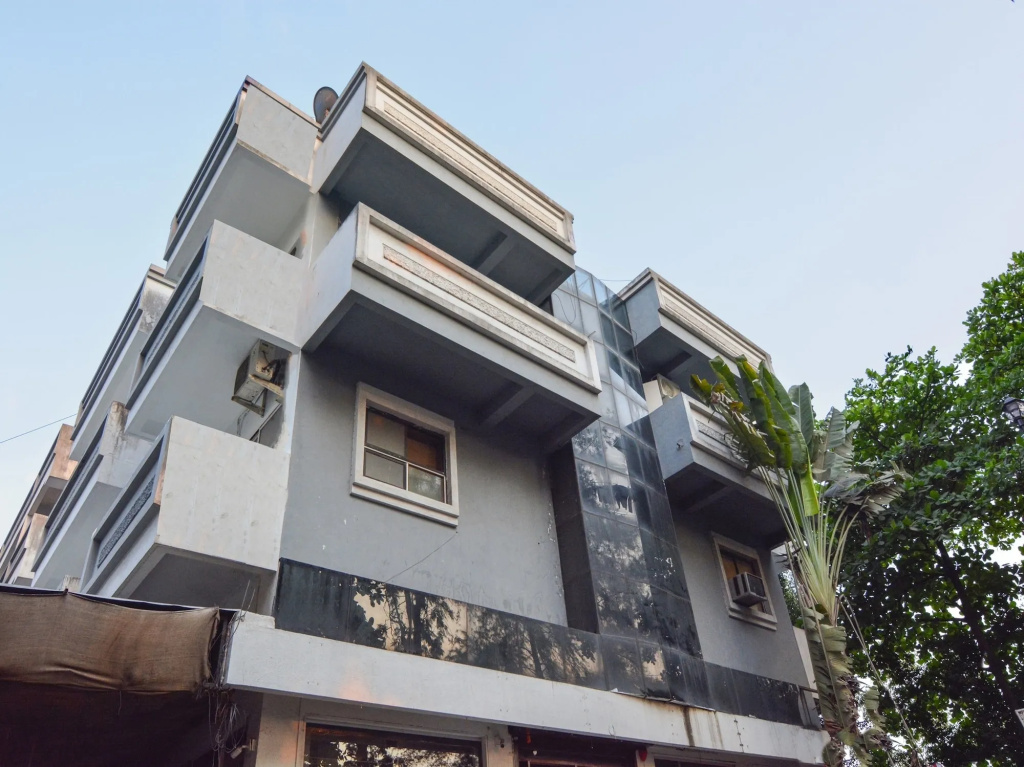 Oyo 19777 Nikhil Garden