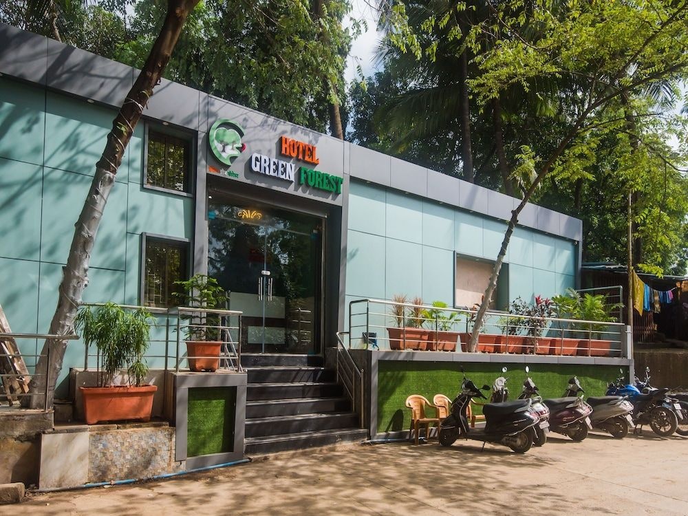 OYO 19156 Hotel Greenforest