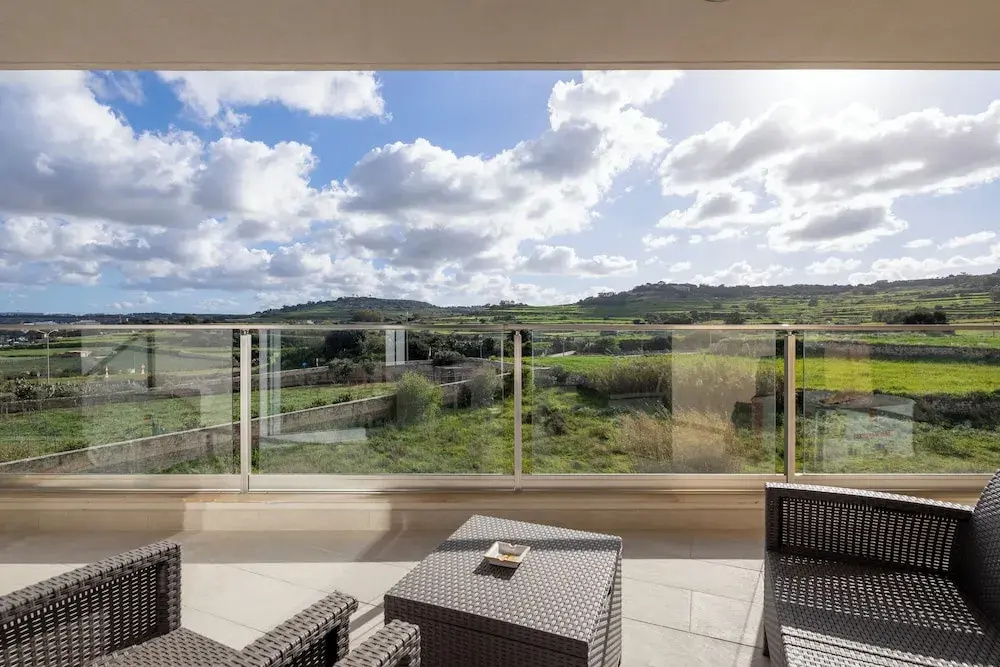 Sunlit Modern Home Country Views Xemxija