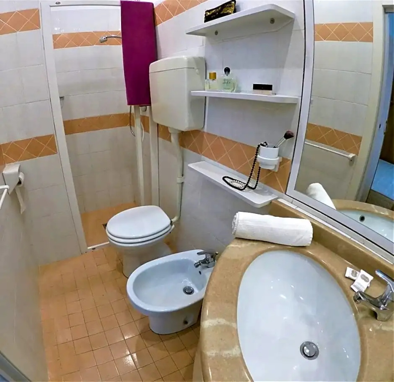 Economy room