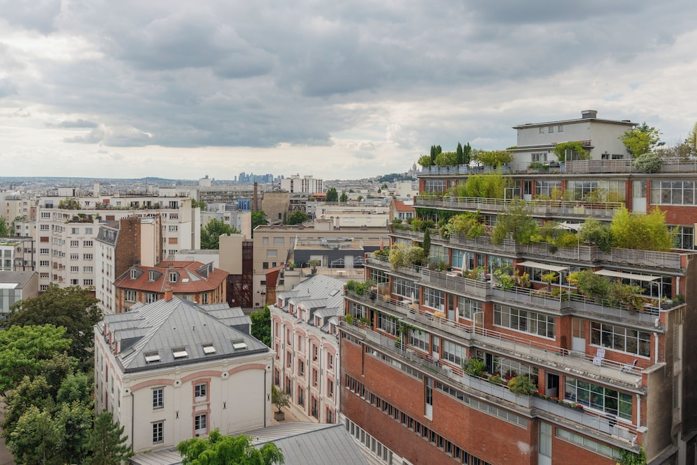 Paris Rebeval residence