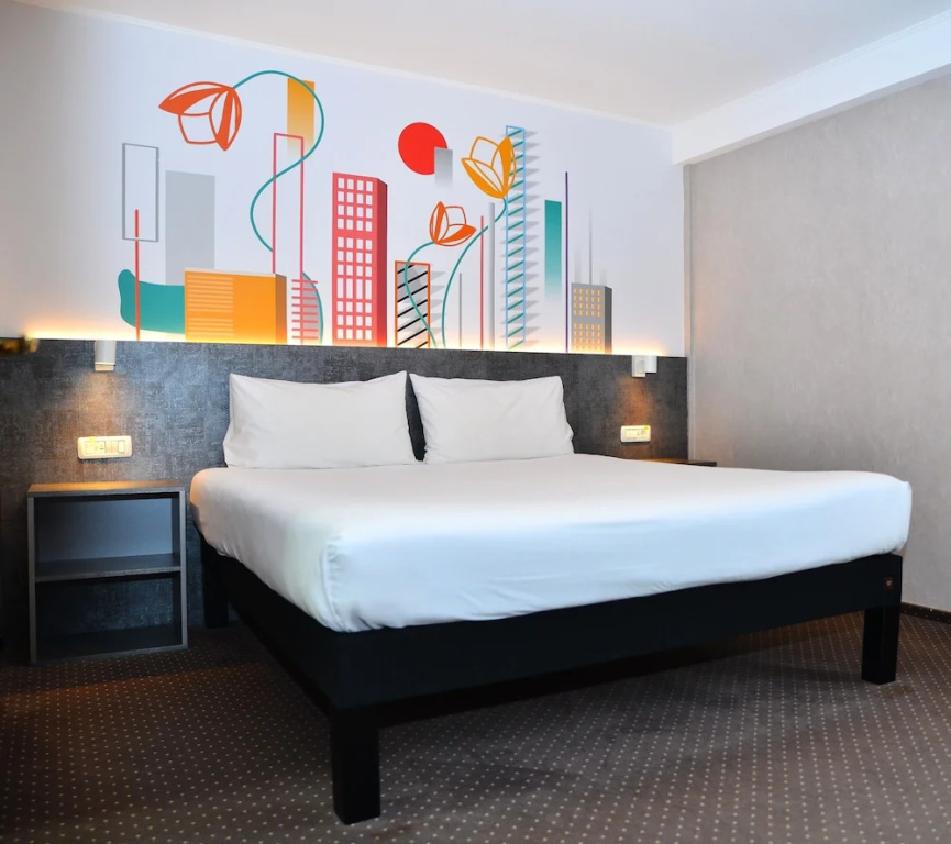 Premium Double room with balcony (full double bed)