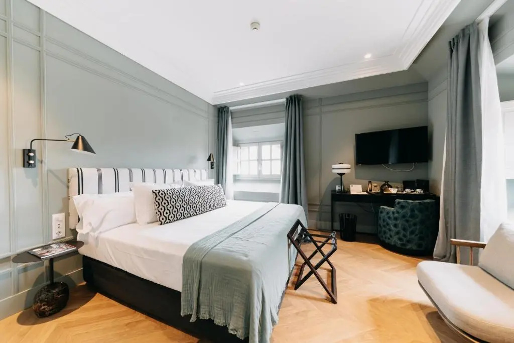 Double room (full double bed)