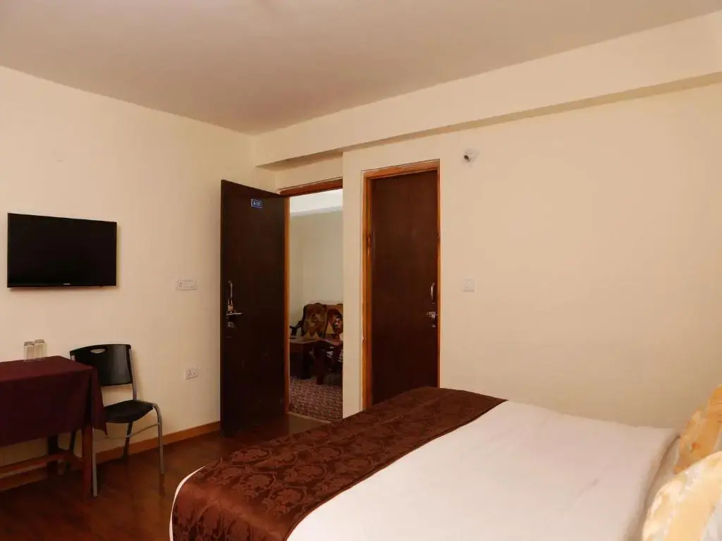 OYO 14402 Himalayan Villa 1