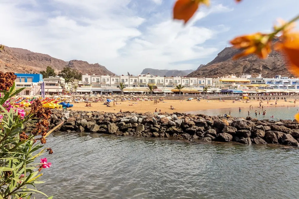 Beach & Waterfront