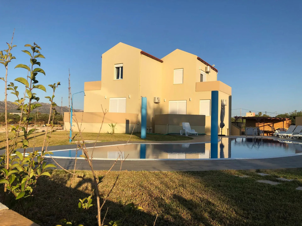 Elenis Dreams Apartments