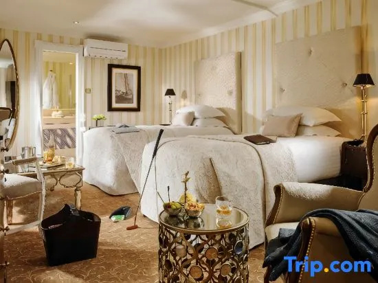 Royal Double room (twin beds)