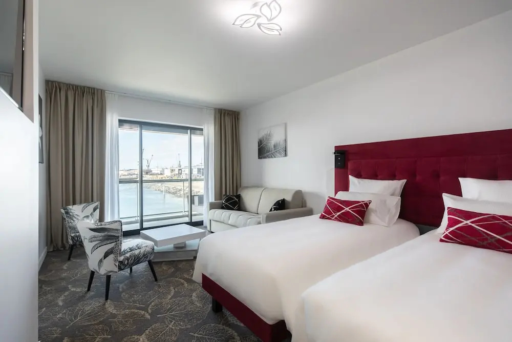 Privilege Double room with balcony and with harbour view (twin beds)