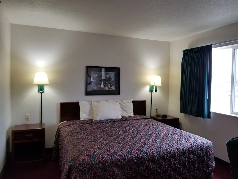 Deluxe Double room (full double bed)