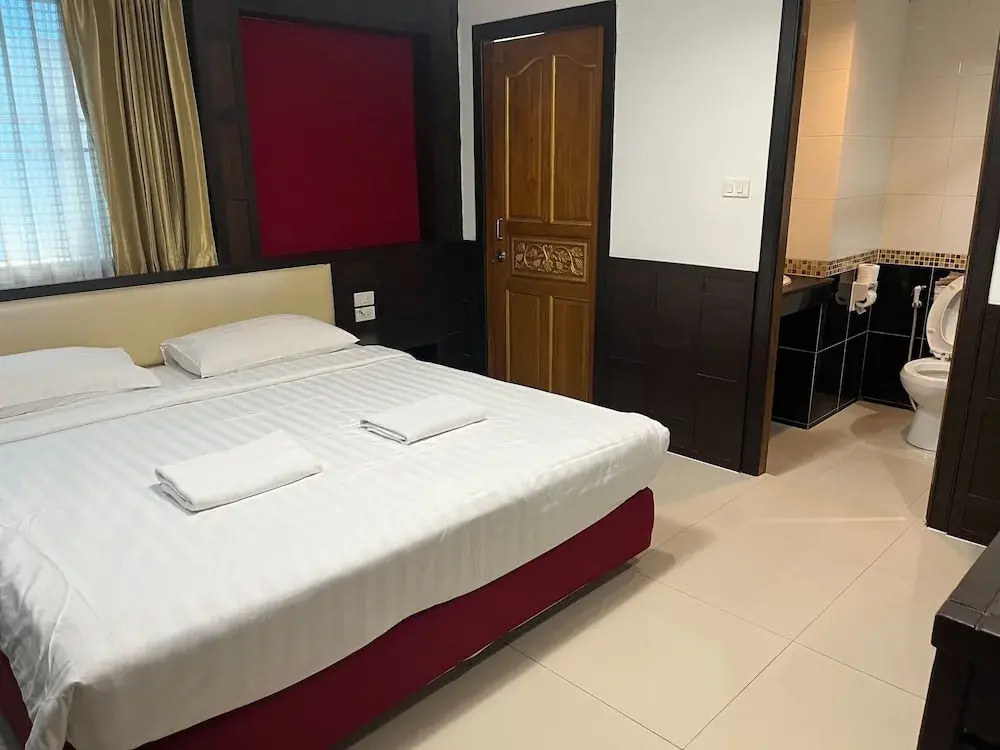 Superior Double room with balcony (full double bed)