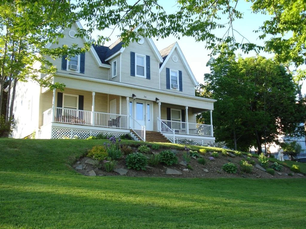 The Tartan Inn
