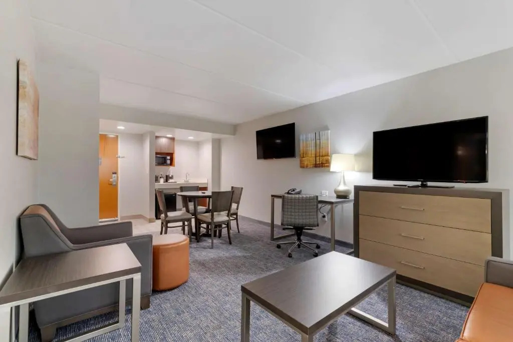 Best Western Plus McAllen Airport Hotel - Tap to explore photos