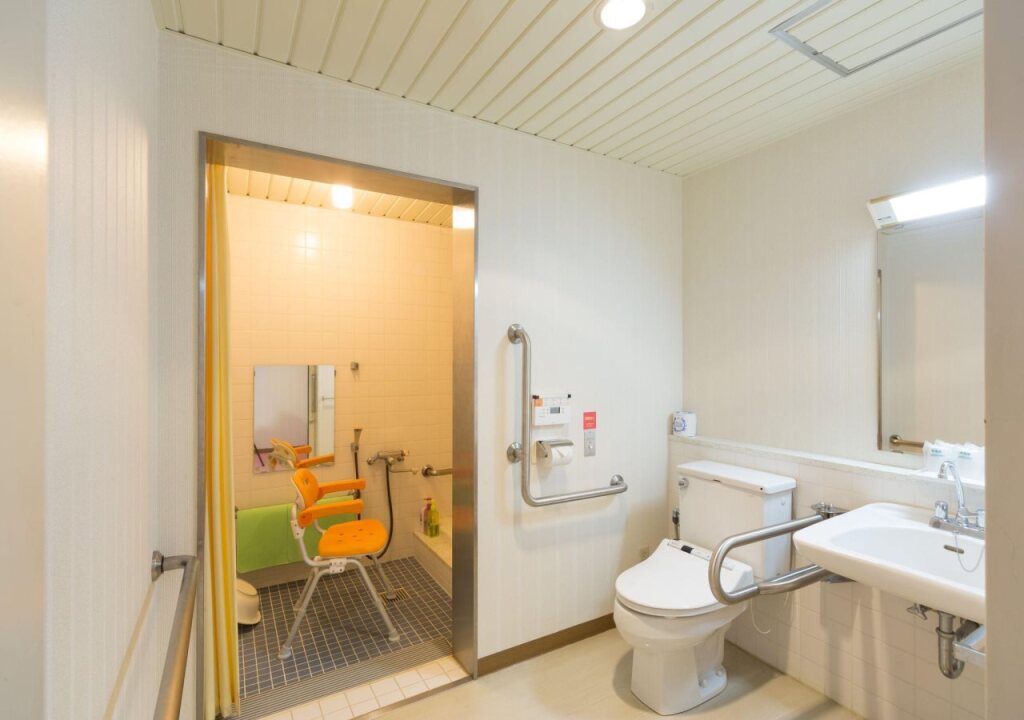 Hiroshima International Youth House (JMS Aster Plaza) by null