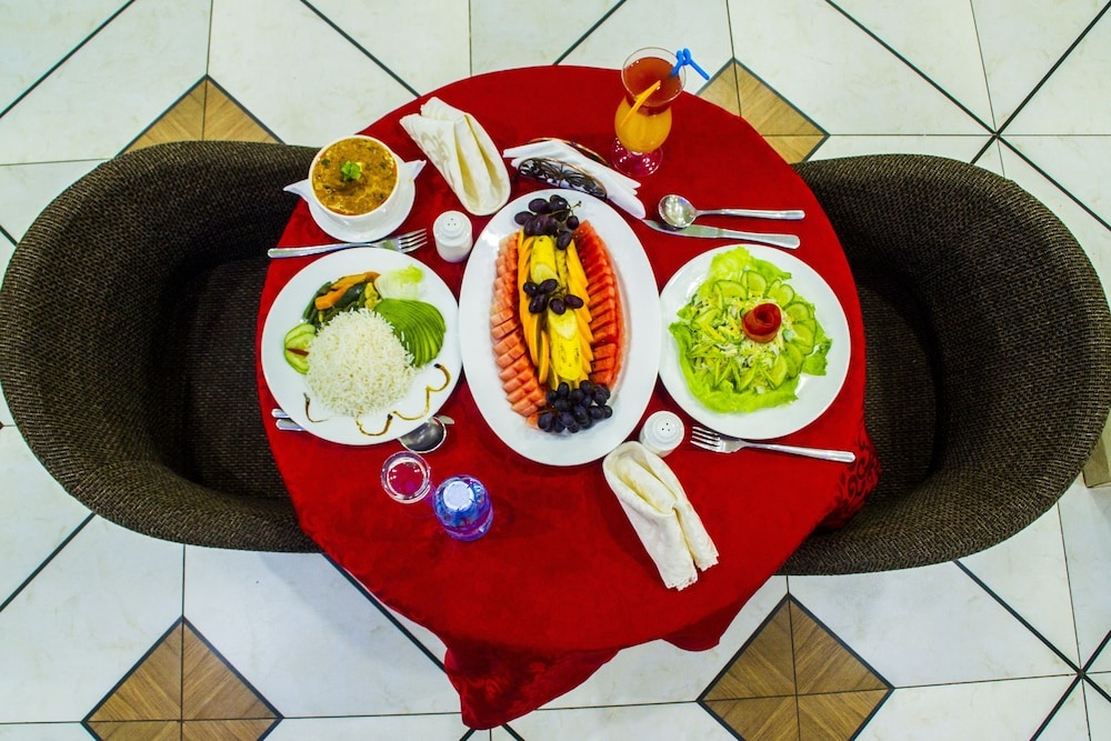 Food & Beverage