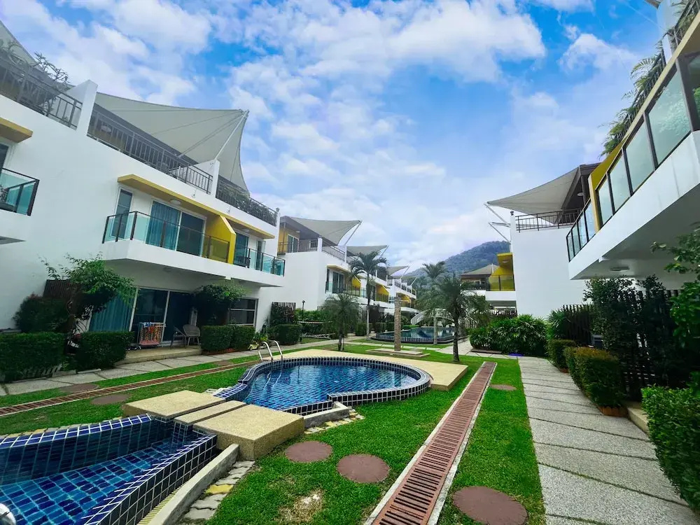 3BR Villa Rooftop Pool Gym Near BeachV28